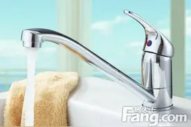 怎么选厨房水龙头,厨房水龙头什么材质好?图片