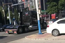 这车队，这阵仗，全球共7辆的科尼塞格，中国就一辆！视频封面