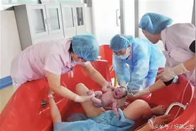 新兴事物水中分娩？你不知道的忧和喜！图片
