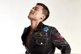 有一个帅酷的boy叫欧豪，若即若离人鱼线，瞬间开启撩妹模式图片