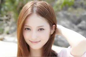 大学甜蜜情侣工作后分后，分手原因有些奇葩！图片