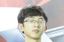 LOL上单杂耍第一人!和他比，圣枪哥和姿态都是乖宝宝图片