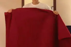 我已经被你的虔诚态度折服，献上我83年的膝盖图片
