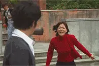 每日开心一笑：这才是活生生的虐死单身狗啊，好同情这只小黄图片