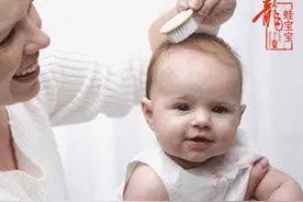 宝宝什么时候可以理发？家长看完后惊呆了图片