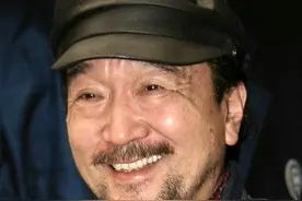 70岁李保田全家福曝光：儿子事业有成 儿媳美艳动人图片