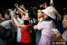 从襁褓到走入高考考场 父亲感慨时间都去哪儿了图片