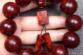 小叶紫檀手串晚上睡觉的时候是否可以佩戴？图片