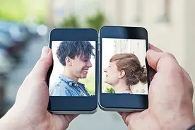 为培养你的“涨赞”快感，陌陌7.0新版还学了一把Tinder图片
