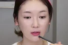 三分靠长相七分靠化妆，妹子长得很一般，化妆后，变得漂亮有气质视频封面
