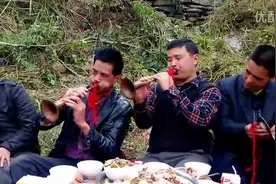 农村红事唢呐演奏 很热闹图片