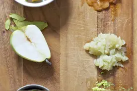 宝宝要添辅食啦| 美国儿科协会教妈妈DIY爱心食谱图片