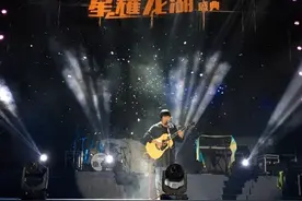 宋冬野婚后首次现身，这次没了马頔，却炸出一只薛之谦！图片