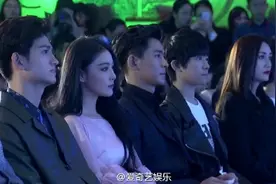 《思美人》开机发布会 易烊千玺卖萌献表情包福利图片
