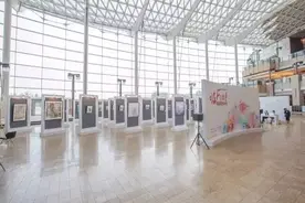 一杯精品咖啡、一幅灵感画作、一个艺术周末图片