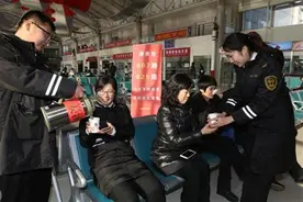 39处调度室开放等车不再挨冻图片