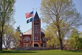 美国最安全大学之一：UNH 新罕布什威尔大学图片