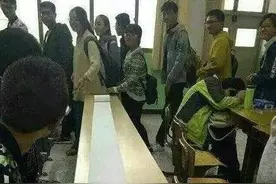 街头广场舞，舞王舞后大比拼！图片