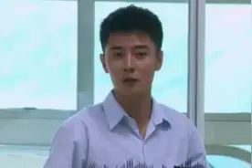 张丹峰看到老师之后，瞬间面容失色！图片