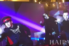 权志龙到底笑什么？图片