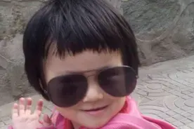 三岁无敌可爱小美女跳跳搞怪视频图片