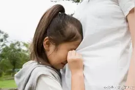 父亲的勇于认错，成了孩子一生的财富图片