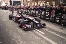 声浪响震天 F1赛车亮相街头GUMBALL 3000视频封面