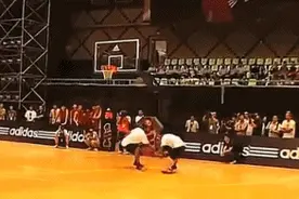 吴悠和NBA罗斯单挑，前者超强街球动作一条龙，后者自信回头！图片