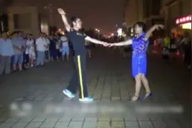 这广场舞跳的让人叹为观止 妥妥的刷新记录啊图片