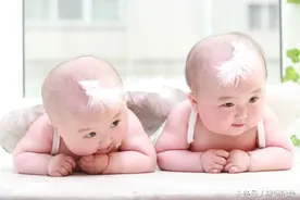 宝妈分享自己一个人带一对双胞胎的经历，辛苦并幸福着图片