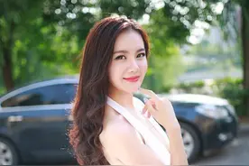 在用餐时遇见绝色美女，此生有你死而无憾！图片