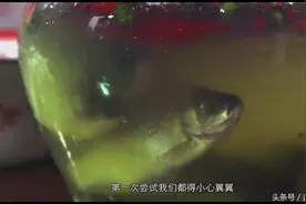 活鱼泡辣椒，盐米水洗鱼脱毒，这才是农村正宗农家鱼香肉丝做法。图片