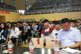 首届河南最美大学生张娇：只要还能陪在妈妈身边，有妈惦记着视频封面