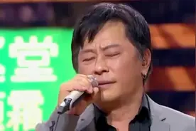 55岁王杰街头啃面包尽显落魄，有儿有女却老无所依两任妻子是关键视频封面