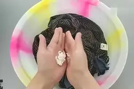 毛衣扎人穿着不舒服只需家里两个常用物，毛衣立刻柔软还防静电视频封面