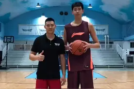14岁职业球员徐昕特训集锦，身高218cm，预测身高225cm  手感细腻，天赋惊人！中国篮球的希望！视频封面