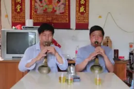 两位阿叔吹唢呐，好厉害的样子图片