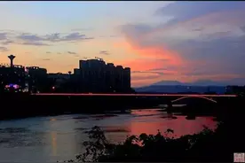 越夜越有机，这是很多人没见过的坪石夜晚！图片