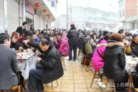 在都昌农村，永远忘不了的酒席盛宴，城里人羡慕不已图片