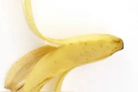 都说香蕉皮能将鞋子上的擦痕去掉，现在就用实验来一探究竟图片