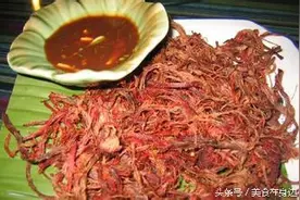 傣族最具特色的风味小吃，是休闲、馈赠之佳品——“火烧干巴”图片