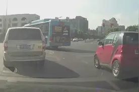 左转绿灯瞬间变红，视频车算不算闯红灯？视频封面
