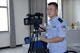 李红涛：只要拿起摄像机和照相机，就忘记了累与苦图片