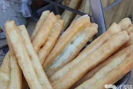女儿中考失利，辍学跟我去卖油条，记账翻出个本子让我泪流不止图片