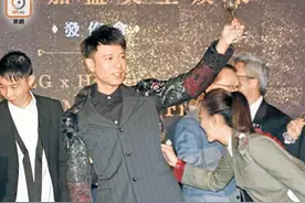 李克勤天价报酬一次转会费够养两代人图片