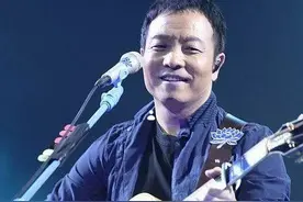 48岁许巍和妻子相伴20年 曾患重度抑郁想跳楼 妻子不离不弃图片