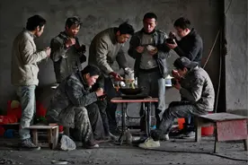 农民工兄弟的真实写照，看后让人不禁落泪图片