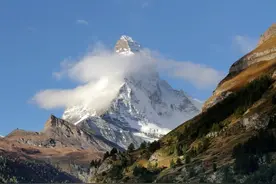 瑞士的名片，马特宏峰：雪山环抱的采尔马特小镇图片