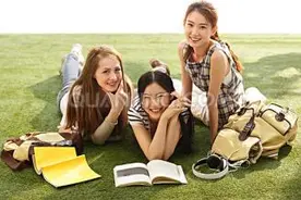 大学校园笑话：里面有没有女生？有没有女生？图片