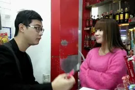 给美女介绍男朋友结果意想不到。便利店的故事图片